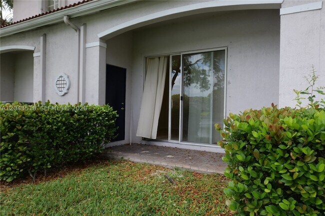 Building Photo - 8220 SW 25th Ct