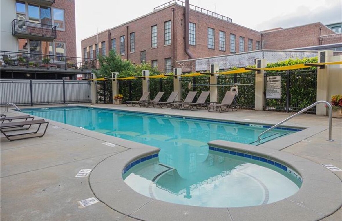 Building Photo - 640 Glen Iris Dr NE