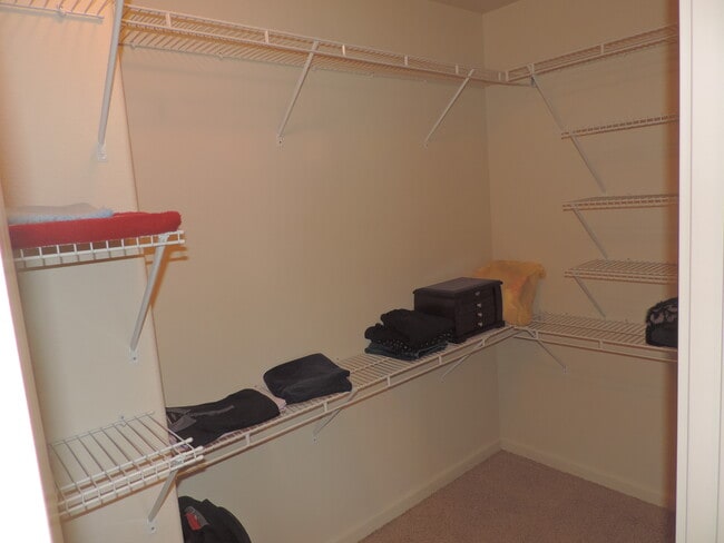 Building Photo - 10690 NW Jordan Ln