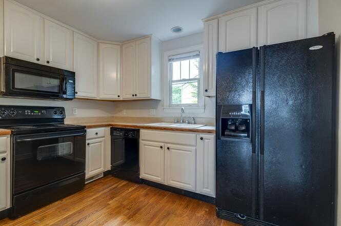 Building Photo - 3809 Sentinel Dr