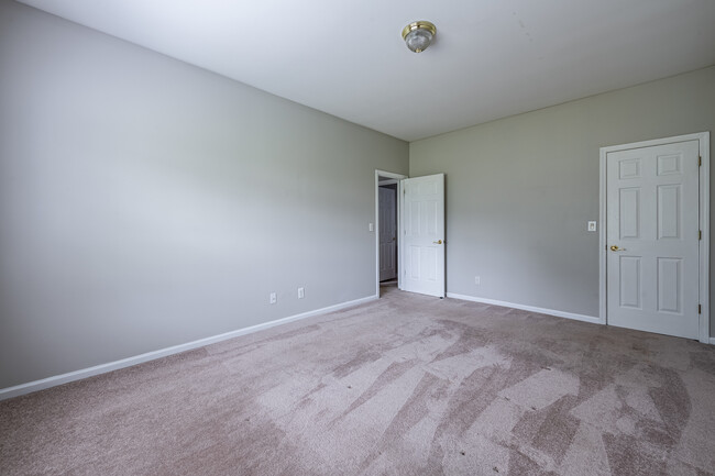 Building Photo - 7283 Simon St