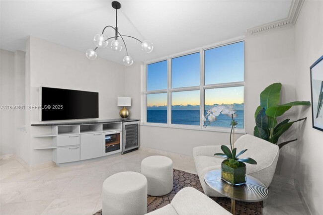 Building Photo - 2100 N Ocean Blvd