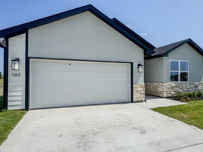 Building Photo - 140 Zion Rd