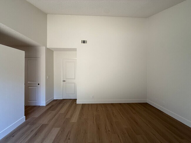 Building Photo - Just Beautifully Updated Village Hills Single Story Home in Orcutt