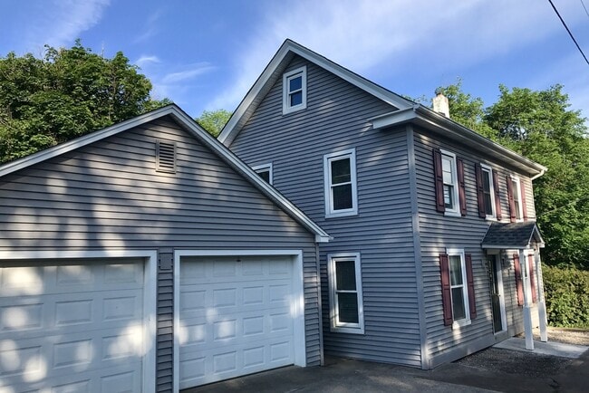 Building Photo - 9050 Easton Rd