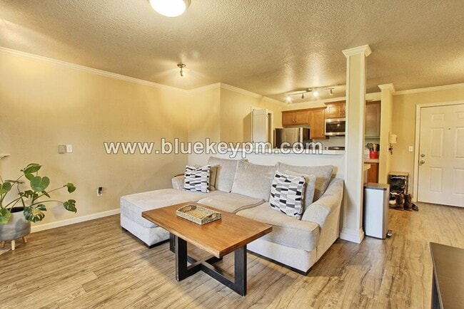 Building Photo - 1 Bed, 1 Bath Condo in Bethany Village wit...