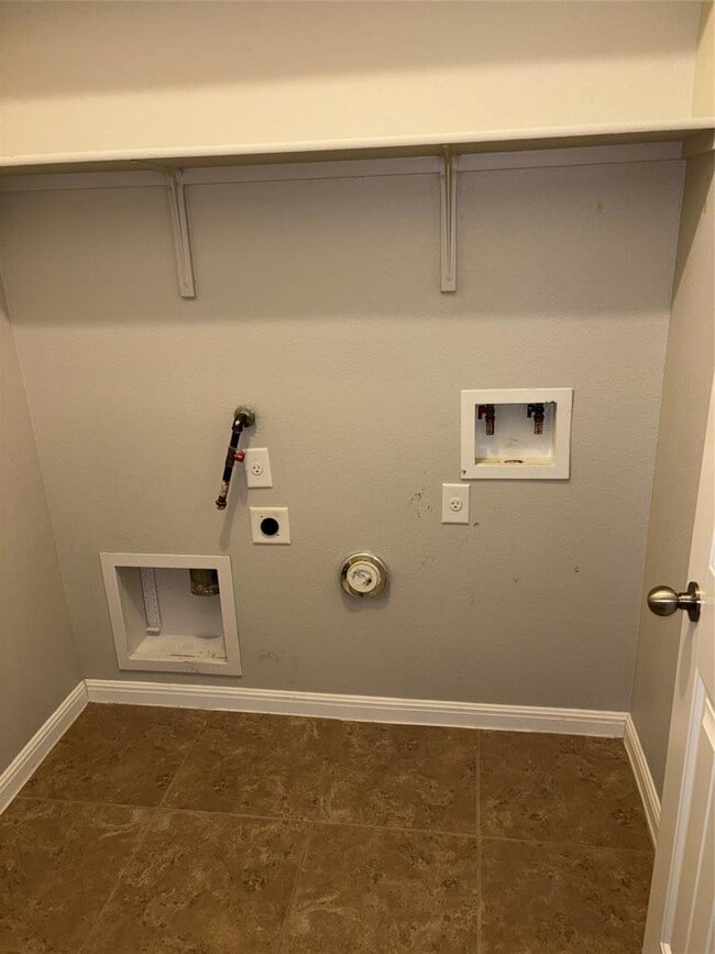 Building Photo - 634 River Bluff Cir