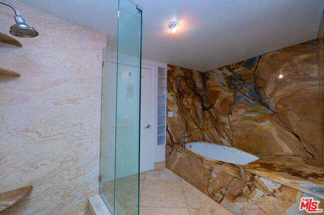 Building Photo - 171 N Church Ln