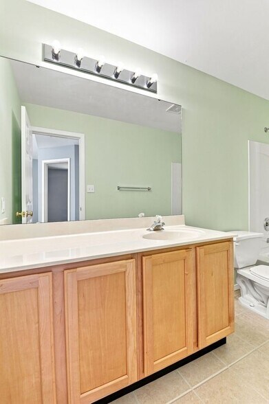 Building Photo - 306 Tyndale Dr