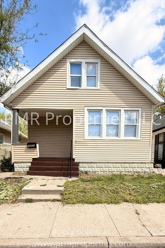 Building Photo - 4 Bedrooms / 1.5 Bathrooms House