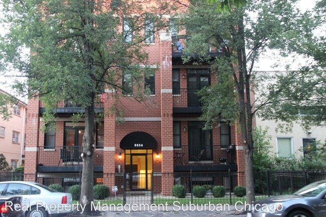 Primary Photo - 3 br, 2 bath House - 5536 W. Higgins #1W