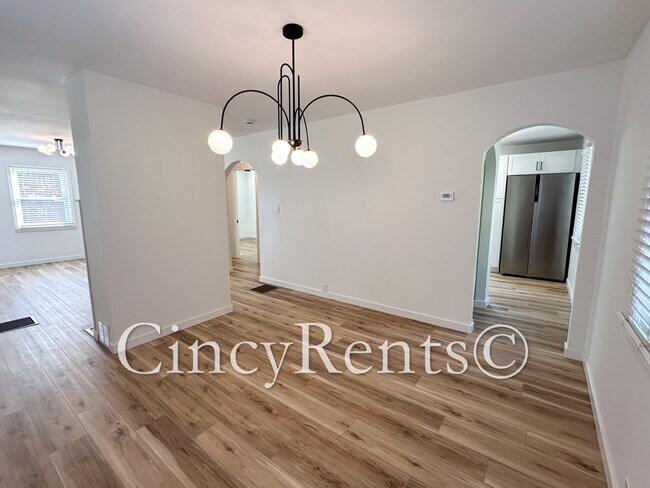 Building Photo - 6815 Sunray Ave