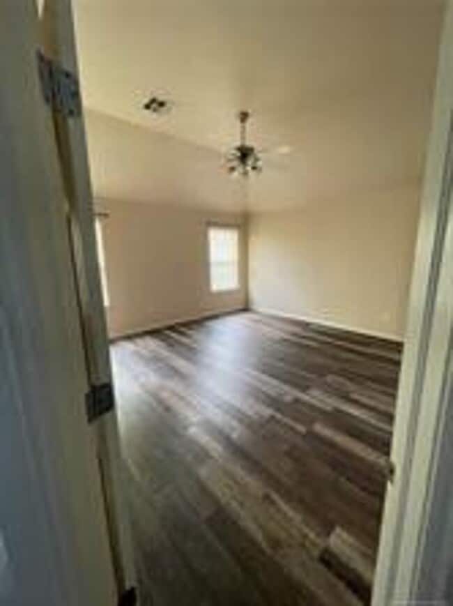Building Photo - WOODCREEK ADDITION | PRIME LOCATION NEAR OU