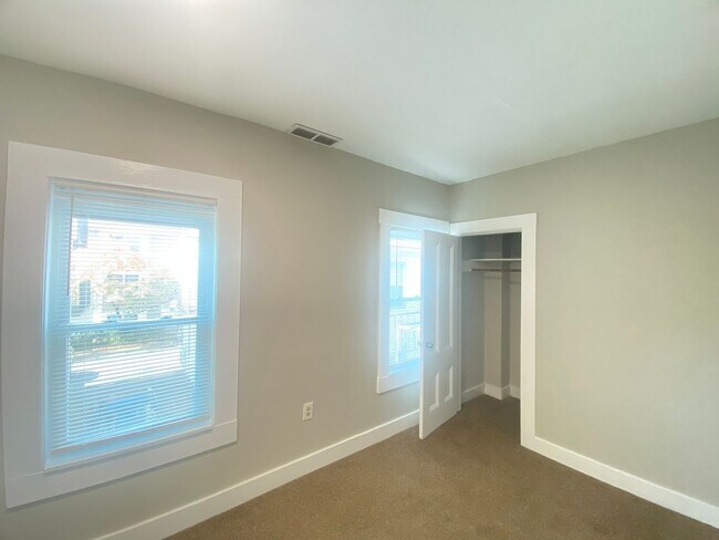 Building Photo - 7 Commercial St