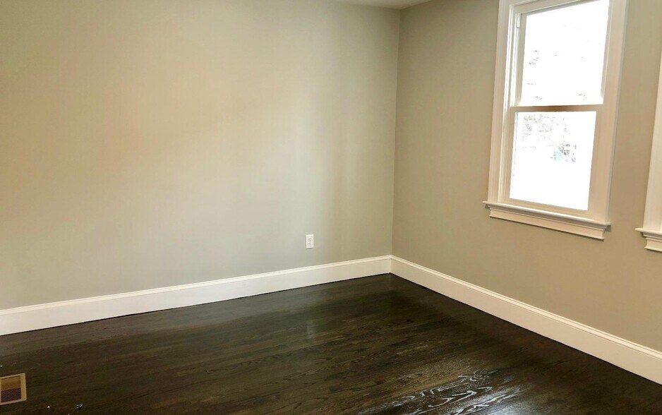 Building Photo - 94 Grant St