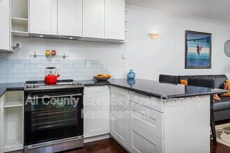 Building Photo - 5 Admiral Dr
