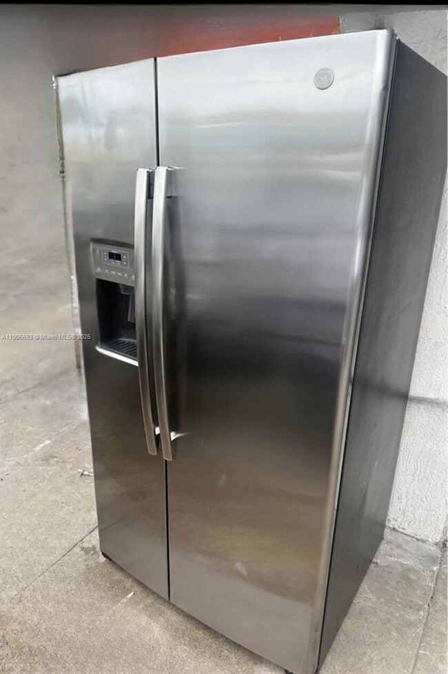 Building Photo - 4672 NW 9th Dr