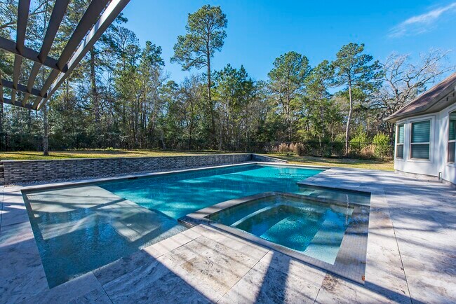 Building Photo - 7 Yellowstar Ct