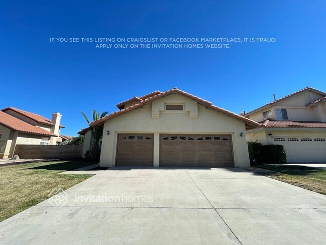 Building Photo - 3205 Lantana Ct