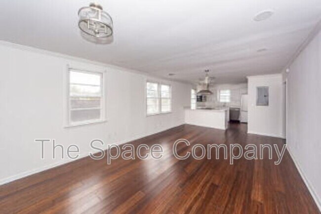 Building Photo - 333 Ashley Ave