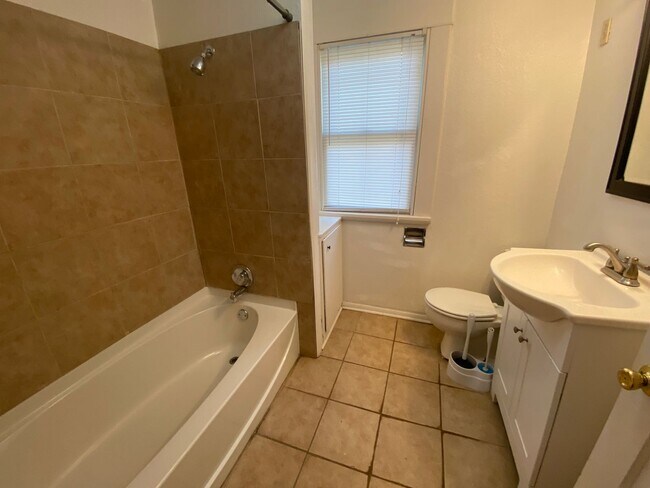 Building Photo - PRE-LEASING