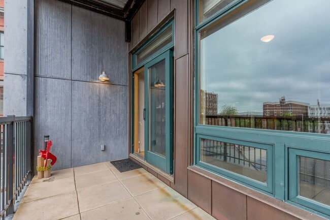 Building Photo - ALL UTILITIES INCLUDED - Furnished Downtown Portland, ME Condo w/ Parking, In-Unit Laundry, Priva...