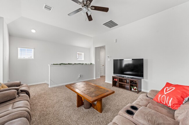 Building Photo - 16635 Olivewood Ln