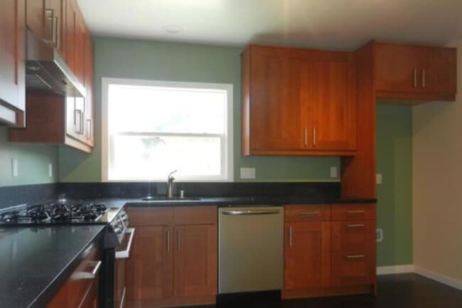 Building Photo - Charming Lakewood Home – Must See to Appreciate!
