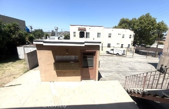 Building Photo - 144 E Ave 33