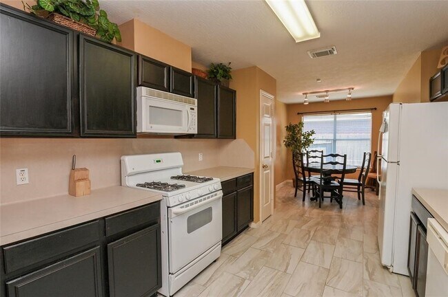 Building Photo - 18446 S Wimbledon Dr