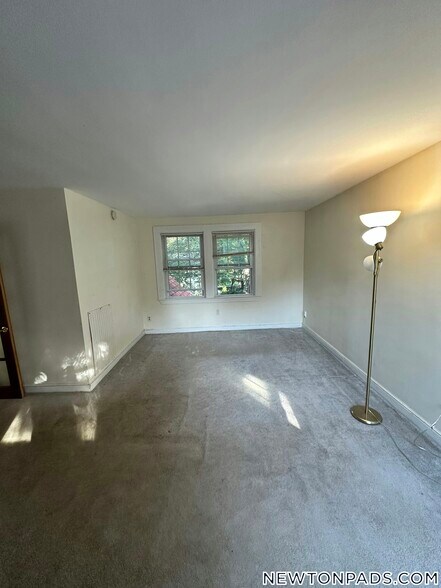 Primary Photo - 256 Lowell Ave