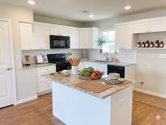 Building Photo - Adorable home in a quiet neighborhood