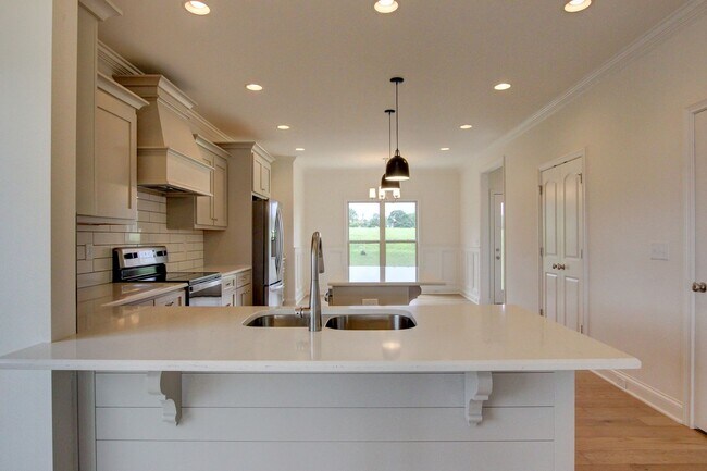 Building Photo - Custom Build in Sango.  Wow Factor