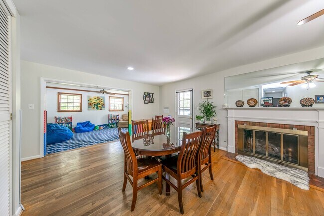 Building Photo - 134 Berkeley Ln