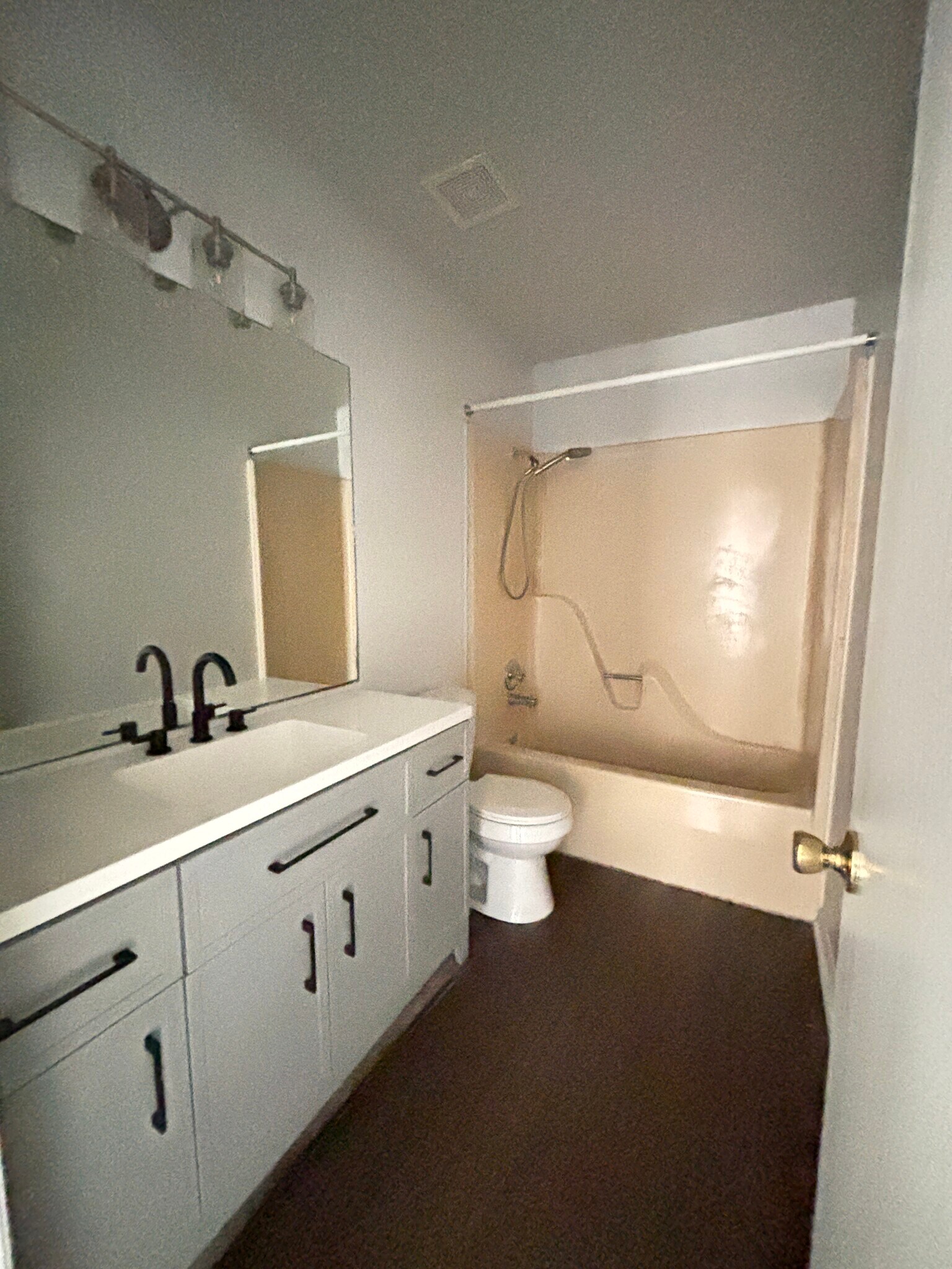 Building Photo - 2839 Adrian Ave