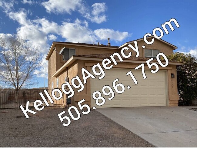 Building Photo - 2 Story - Master on Main Floor - Loft Upst...