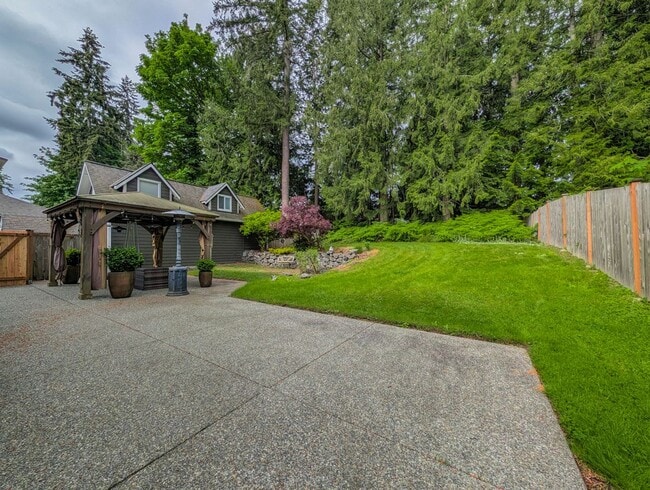 Building Photo - Modern and Elegant 3 Bed 2.5 Bath Home Featuring Luxury Finishes & 3-Car Garage!