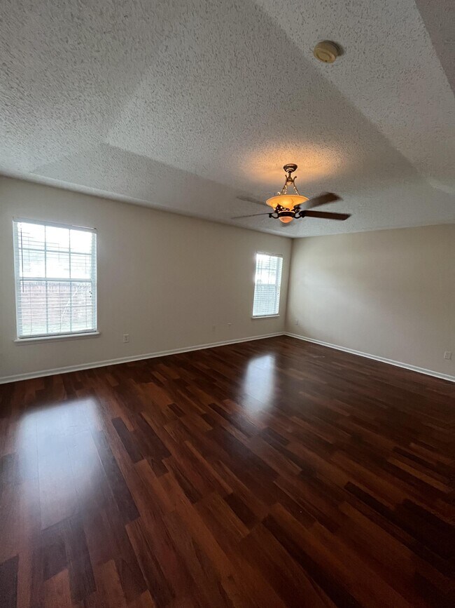Building Photo - 254 Ridgewick Dr S