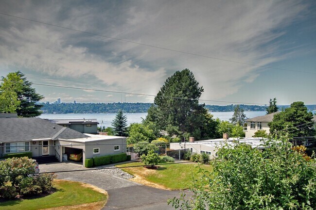 Building Photo - 2250 70th Ave SE
