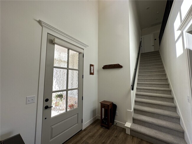 Building Photo - 2705 S 20th Pl