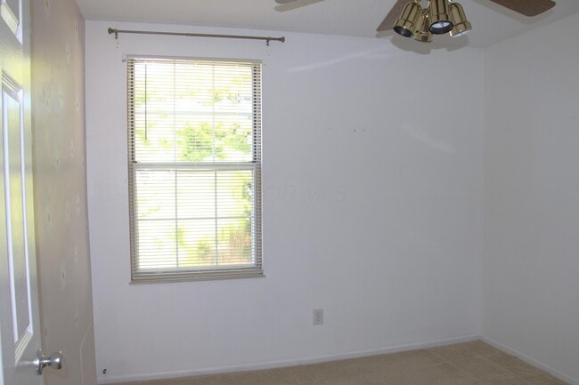Building Photo - 4885 Stoneybrook Blvd