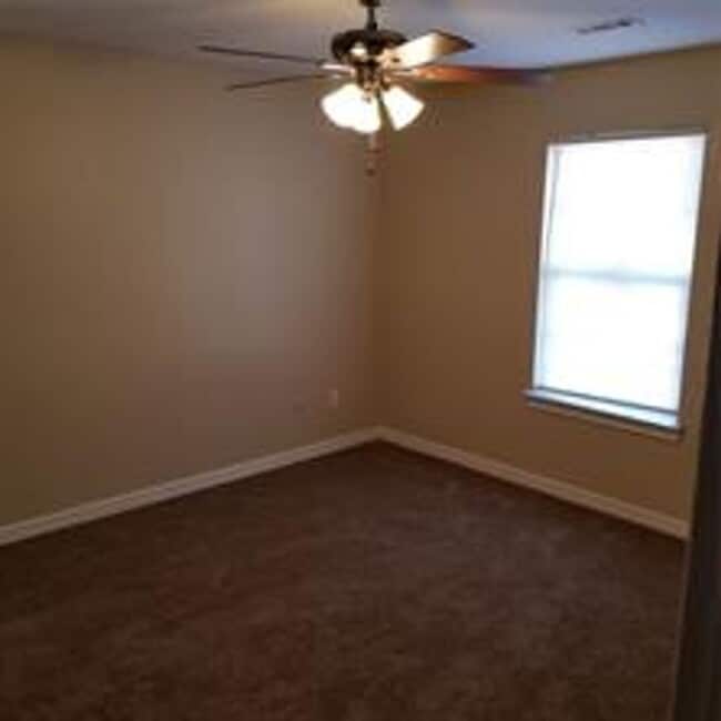 Building Photo - 330-330 Graystone Cir