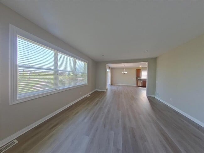 Building Photo - 3947 Valencia Ln