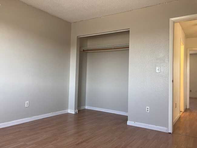 Building Photo - 1415 Boswell Dr