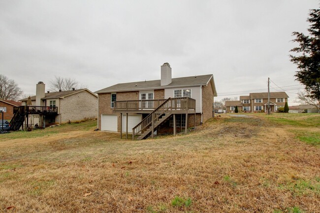 Building Photo - Charming Renovated Home With Hardwood Floo...