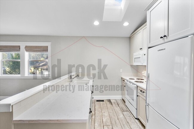 Building Photo - 1669 E Bozanta Dr