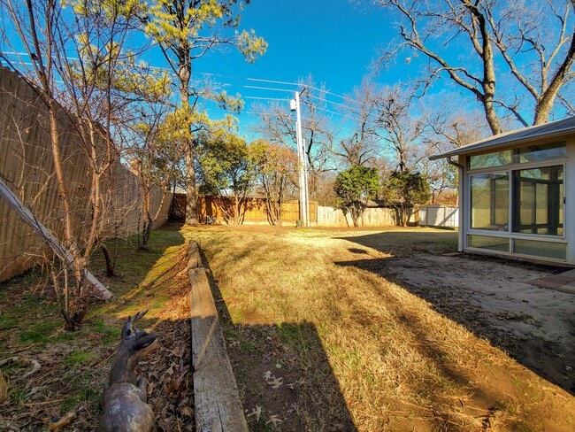 Building Photo - 3 bedroom 2 bath home in Shawnee