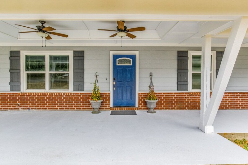 Building Photo - 4998 Carlyn Dr
