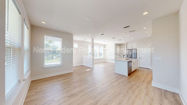 Building Photo - 14 Seaport Ln