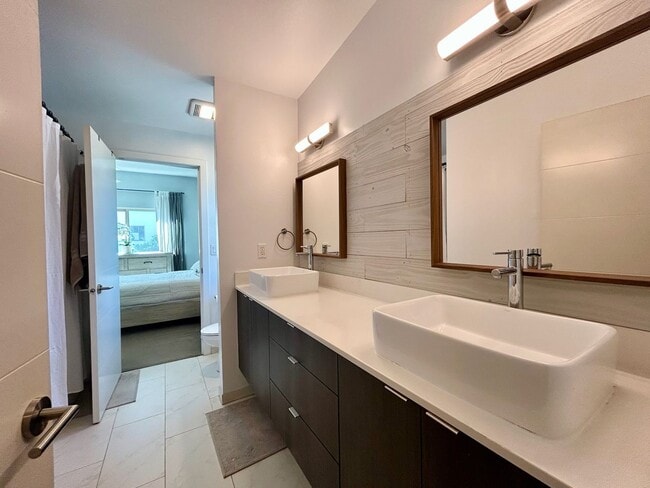 Building Photo - Beacon Hill Townhouse